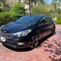 كيا سيراتو موديل ١٤ فول مواصفات 1/1 رقمها بغداد انكليزي بأسمي لون اسود...