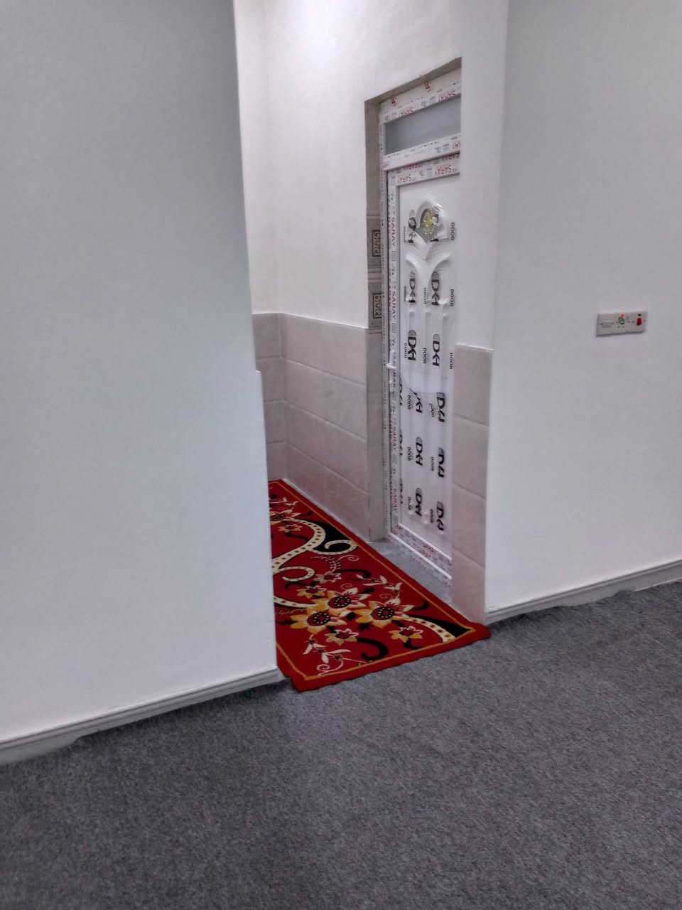 سلام عليكم 1000.  الف متر للبيع مسيج مع بيت حديث مرتب بلدواجن الشراي يخابر ويدلل ***********  ملاحظه البيت كلش حلو متعوب عليه
