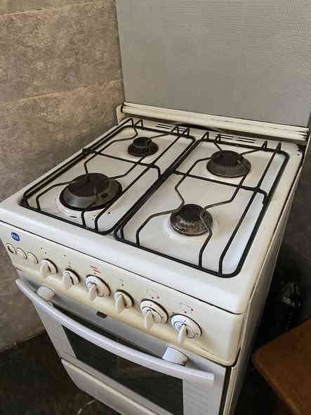 غراض مستعملة للبيع 
كاونتر وسنك وملحق نضيفات بس السنك يرادله ابواب ب140 بي مجال
طباخ أربع عيون وفرن فوك وجوة نار عالية ب80
مايكرويف شغال على جميع درجات الحراره ب40
براد شغال حار بارد وثلاجتة شغالة ب50
غسالة سامسونج بيهة عطل بسيط ب80
 مكاني بغداد ***********
