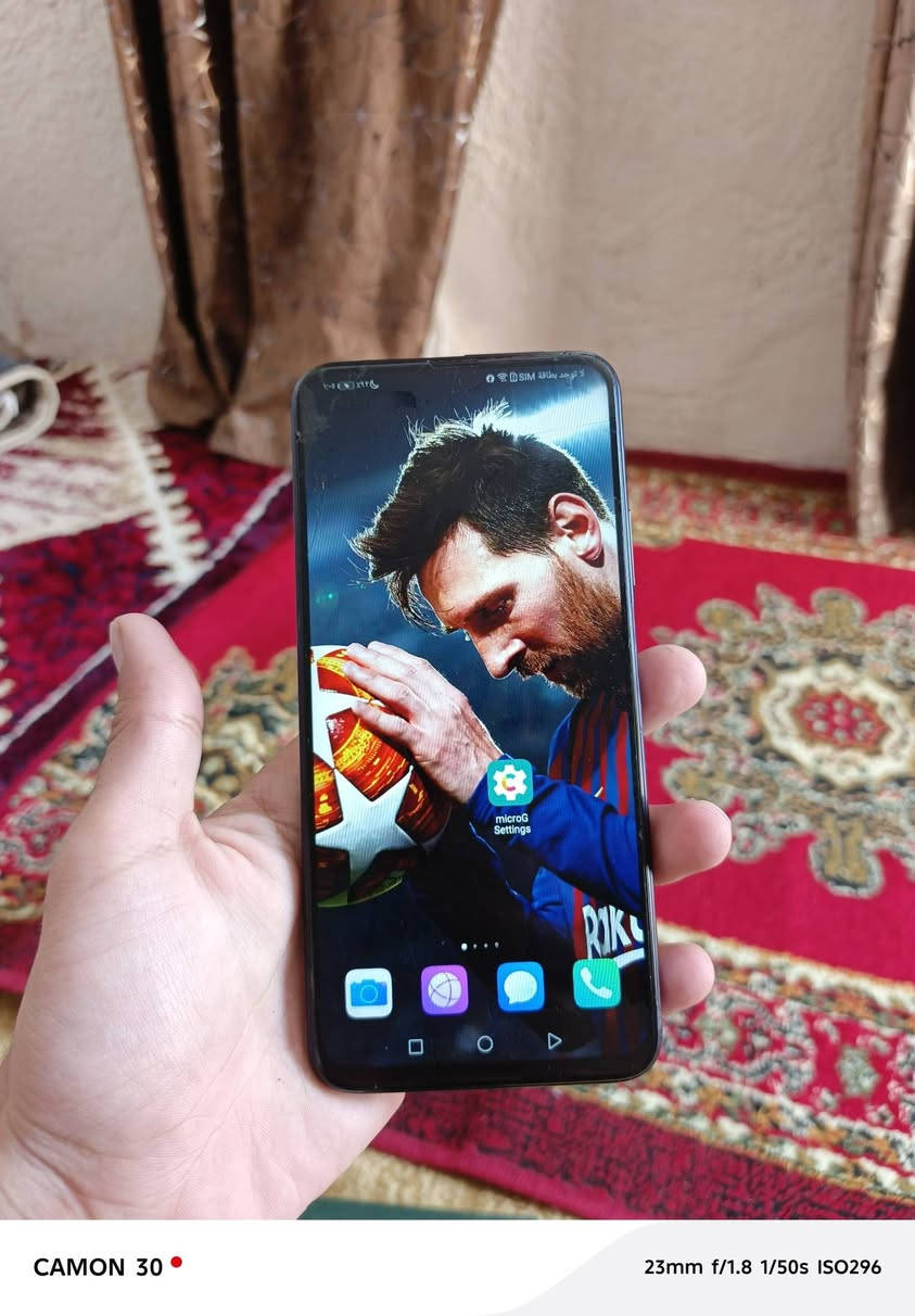 سلام عليكم
موبايل هونر x9pro //ذاكره 256
يشغل العاب تشغيل جيد
عشوائية8//نظيف مامفتوح //الكاميرا الإماميه عوزها تبديل بس سعرها 10 الاف كل شيء ماعوزه 
الناصريه مركز قرب مستشفى القلب
***********
السعر 85  ومجاله قليل للكروه
