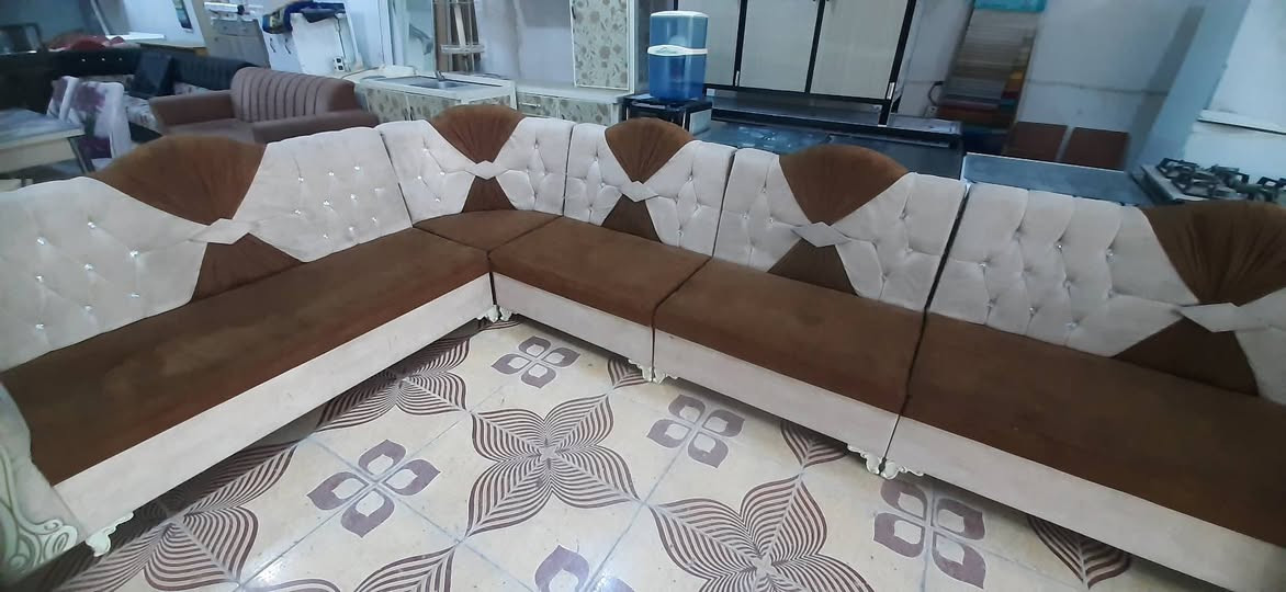 معرض العماد//ديوان تفصال مستخدم نضيف اي عيب مبي بشرط النضافه للأستفسار ***********//*********** كركوك, العراق
