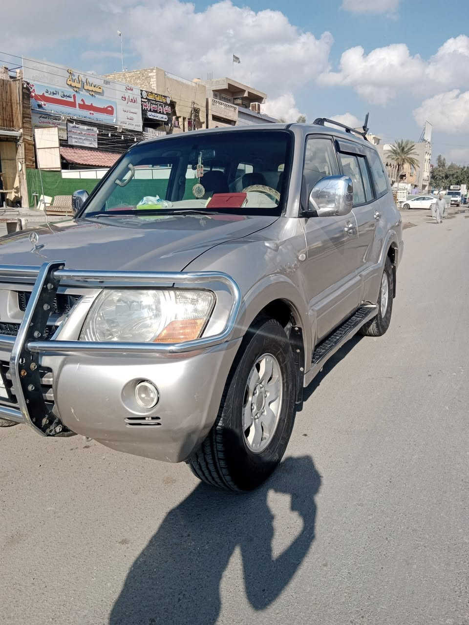 السلام عليكم 
باجيرو موديل 2007
محرك3000: مرغوب V6
وضع شركه 
مكفوله كفاله عامه من الضربه/محرك/ كير بي مشكله ابيع كير/ صدر امامي خلفي 60%/ سنتر لوك/ حساسات خلفيه/ كامره خلفيه/ شاشه كبيره/داخل خارج عل شركه بلادي ممبدل اي شي 
ملاحظه:- مصبوغه حزام جماليه اثر جراد 
تخم تايرات جدد/ تبريد ثلج/3 قطع/ شفط مري /7 راكب 
* سعر 75 وبيه مجال قليل 
* ⁠اتصال 
* ⁠***********
