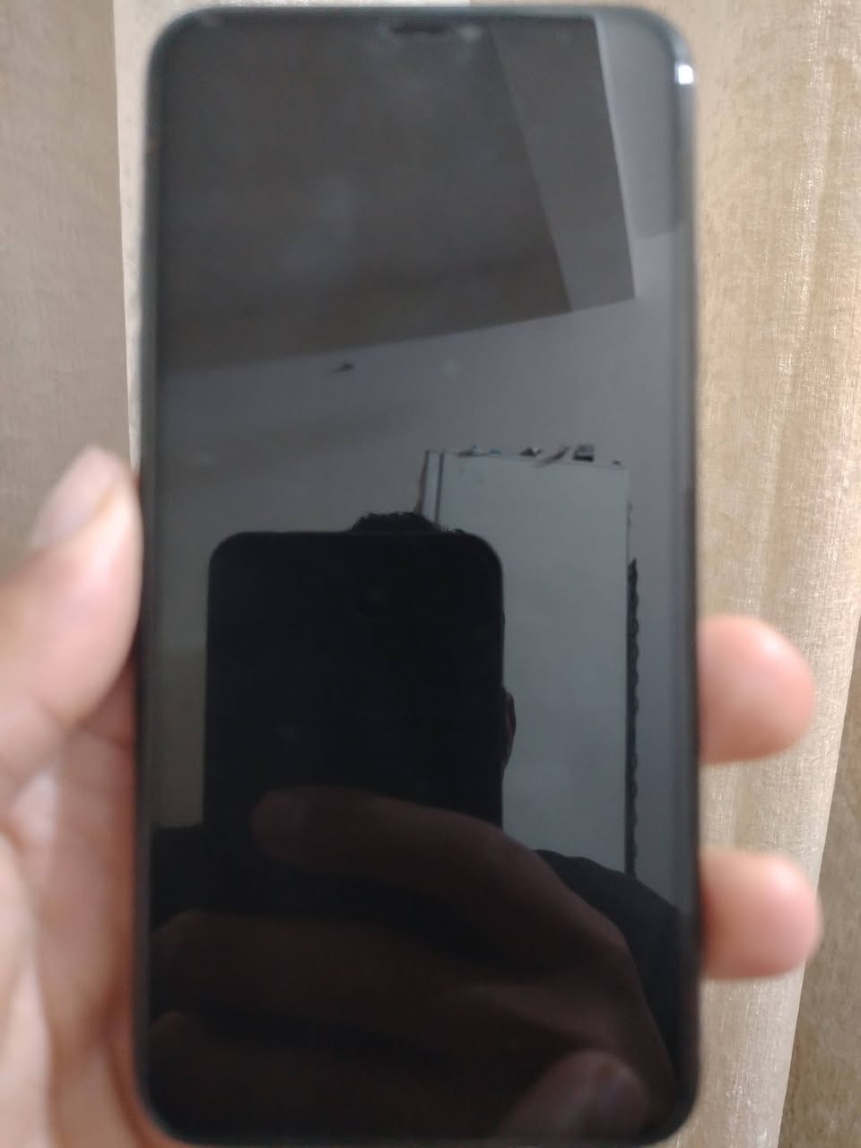 ايفون 11 برو ماكس مبدل شاشه 3 خيارات وبطارية وظهر ووحده من العدسات طايحه ومخليله هاي التغليف الفوك العدسه كلشي شغال  كامرته تخبل فيس ايدي يشتغل مابي عطل بدون ملحقات  السعر 250 مكاني  مركز البصره  متواجد واتساب او اتصال 
***********
