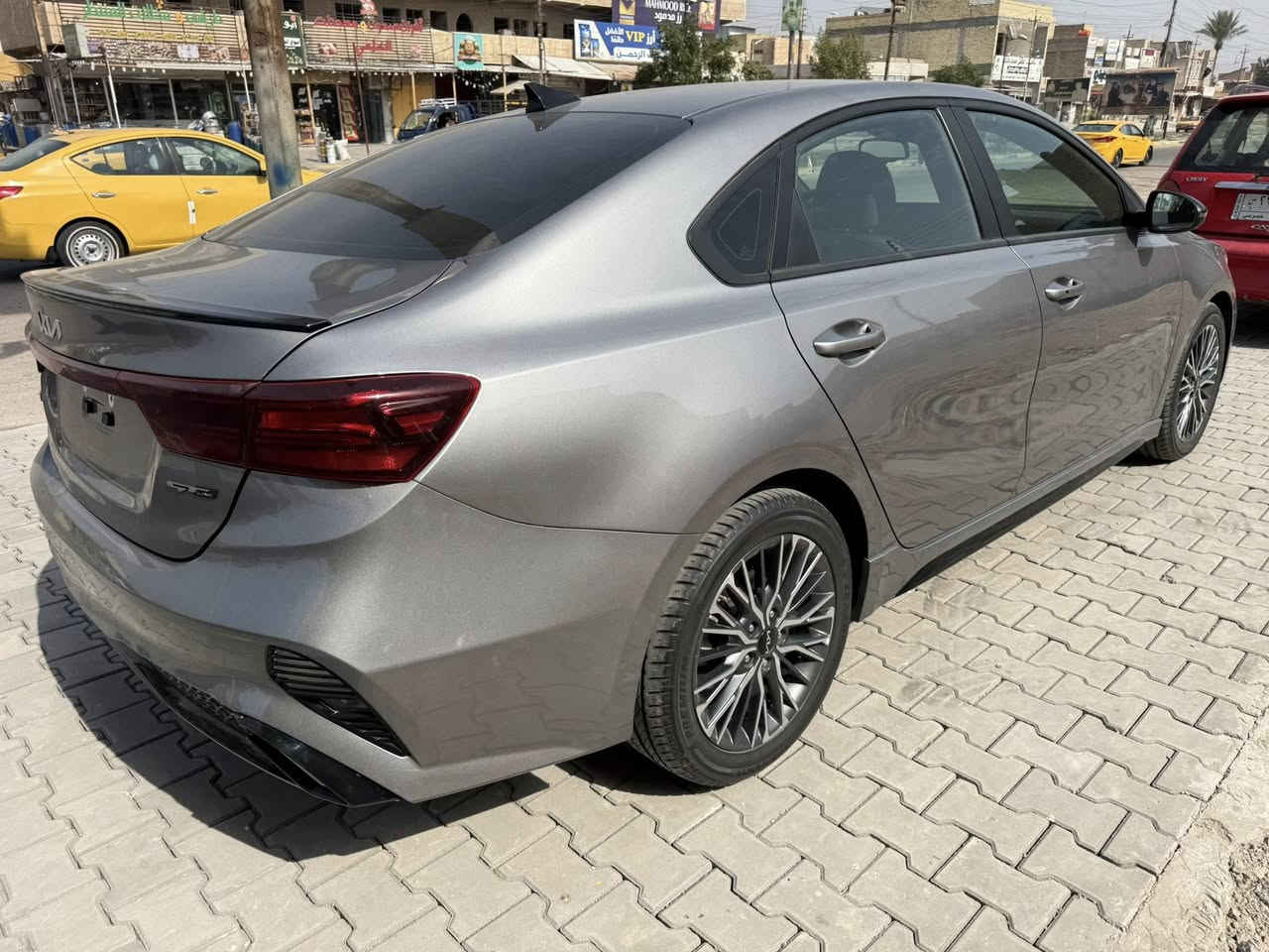 سلام عليكم فورتي  (جيتي لاين.)  2023 جديده بمعنى الكمله سياره ماشيه ( 44 )كلين كلين كفاله من صبغ وبارد سياره جديده حادث فقط  دعاميه كلشي مذكور بل منشور حته سونار يم مندلاوي ابيع بدون ارقام دعاميه اصليه مالتهه داخل السعر ( 163 ) وبيهه مجال حك جيه اخوان وبل عافيه عل ياخذهه عنوان بغداد الحسينيه. ( *********** ) اخوان كلشي مذكور بل منشور
