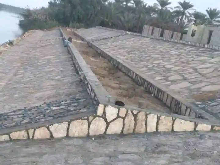 سلام عليكم 
جانب من عملنا اتنمى يعجبكم رصف طريق بناء جدار منازل كلشي نشتغل وبحجر درجه اولى 🔥
وبكادر كامل لكافة أنحاء العراق تكسب راحه بالك❤️
 ويانا تستلم مفاتيح ومضمون شغلنا وعن تجارب وثقه الناس الي اشتغلنالهم والحمدلله 
كل ما عليك مراسله الصفحه او الارقام لاستفسار أكثر☎️ واتساب ***********
***********
