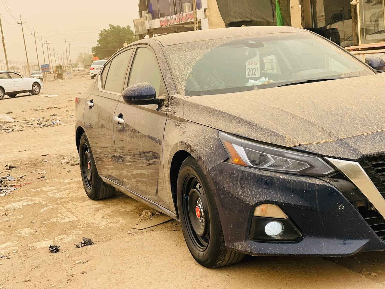 التيما مديل2021سياره جاهزه من كلشي اترايك لربيل ضربتها من امريكه مدكر وبنيد بارد تخم تاير توه شاده بلكات 
ماعوزه شي سياره رادرات حساسات كامره توقف ذاتي تشغيل عن بعد  مكان سيارت بصره السعر133$
***********
