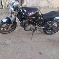 دراجه كوم حديد بس كابريتر تخربط قيم بل يرضي الله واخذ خابر ما اردك ٠٧٧...