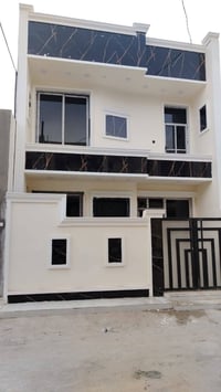 دار للبيع الدورة مجمع السلطان الثالث السعر 135مليون وبي مجال ٣غرف 0771...