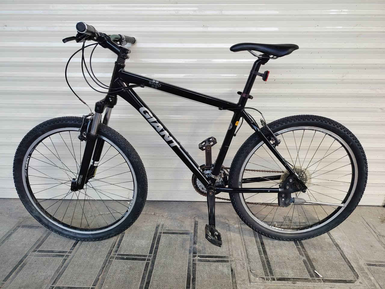 جيانت صناعة يابانية معدن المنيوم فريم مضلع  قياس M دبل أمامي قفل وفتح سستم كيورة شيمانو سحب دفع 3x8 ويالة جيانت ختم واحد كمبليون أمامي وخلفي تخم تاير كتان حجم 26 جديد دراجة وضع حاوية كاملة من أي نقص السعر175  مكاني بغداد مدينة الصدر يوجد توصيل


**إذا كنت صاحب هذا الإعلان وتريد حذفه لأي سبب، رجاءا أرسل رسالة إلى الدعم الفني**