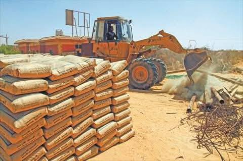 لهدم الدور ورفع الانقاض والحدل وحفر الجفر وتجهيز مواد البناء***********
