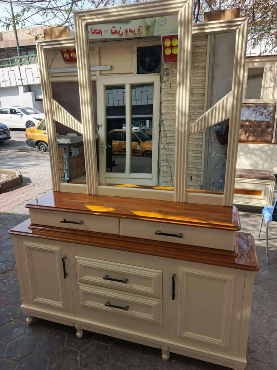 غرفة نوم اخشاب شكل تركي جديد حسب الطلب سعر، الغرفه مليونين و٩٠٠
بغداد الصالحيه توجد خدمة توصيل


**إذا كنت صاحب هذا الإعلان وتريد حذفه لأي سبب، رجاءا أرسل رسالة إلى الدعم الفني**