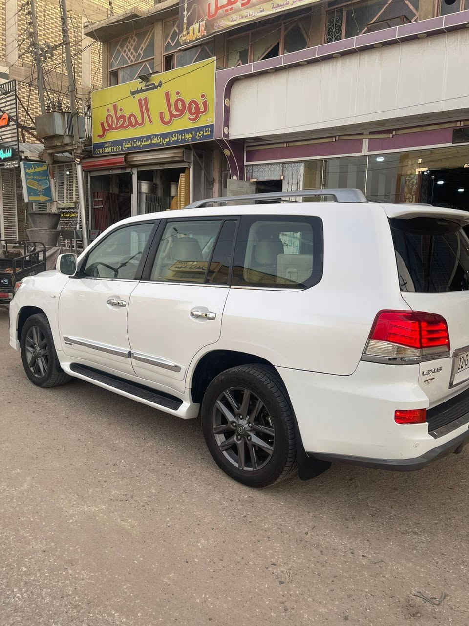 🔥 لكزز LX570 S — ملك الطرق 🔥***********
المواصفات الكاملة:

🚗السياره2010 ممشه 300

🚗السياره2010 ممشه 300 

🚗 محرك 8 سلندر (V8) سعة 5.7 لتر

⚡ قوة تقريباً 362 حصان

🔄 قير أوتوماتيك 8 سرعات

🛞 دفع رباعي دائم (4WD)

⛽ خزان وقود كبير مناسب للسفر

✨ الفئة S (Sport):

• كِت رياضي خارجي (شبك + صدامات مميزة)

💺 الداخلية:

• جلد فاخر (تبريد + تسخين للمقاعد الأمامية والخلفية)

• تحكم كهربائي بالمقاعد + ذاكرة

• فتحة سقف

• ثلاجة (Cool Box)

📺 التكنولوجيا:

• شاشة وسطية كبيرة + شاشات خلفية

• نظام صوتي فاخر

• كاميرات 360 درجة

• حساسات أمامية وخلفية

• تشغيل بصمة + دخول ذكي

🛡️ الأمان:

• نظام مانع الانزلاق

• نظام المحافظة على المسار

• مثبت سرعة ذكي

• وسائد هوائية متعددة

📍 السيارة نظيفة جداً وجاهزة للفحص

💰 السعر 300
