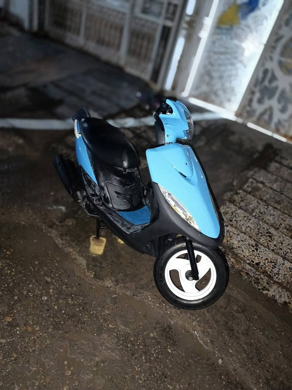 سلام عليكم  دراجه ماكس عدله للبيع الدراجه نضيف فول تعمير بوشه 49 السعر 650 وبيه مجال لطيبين / الرقم ***********
