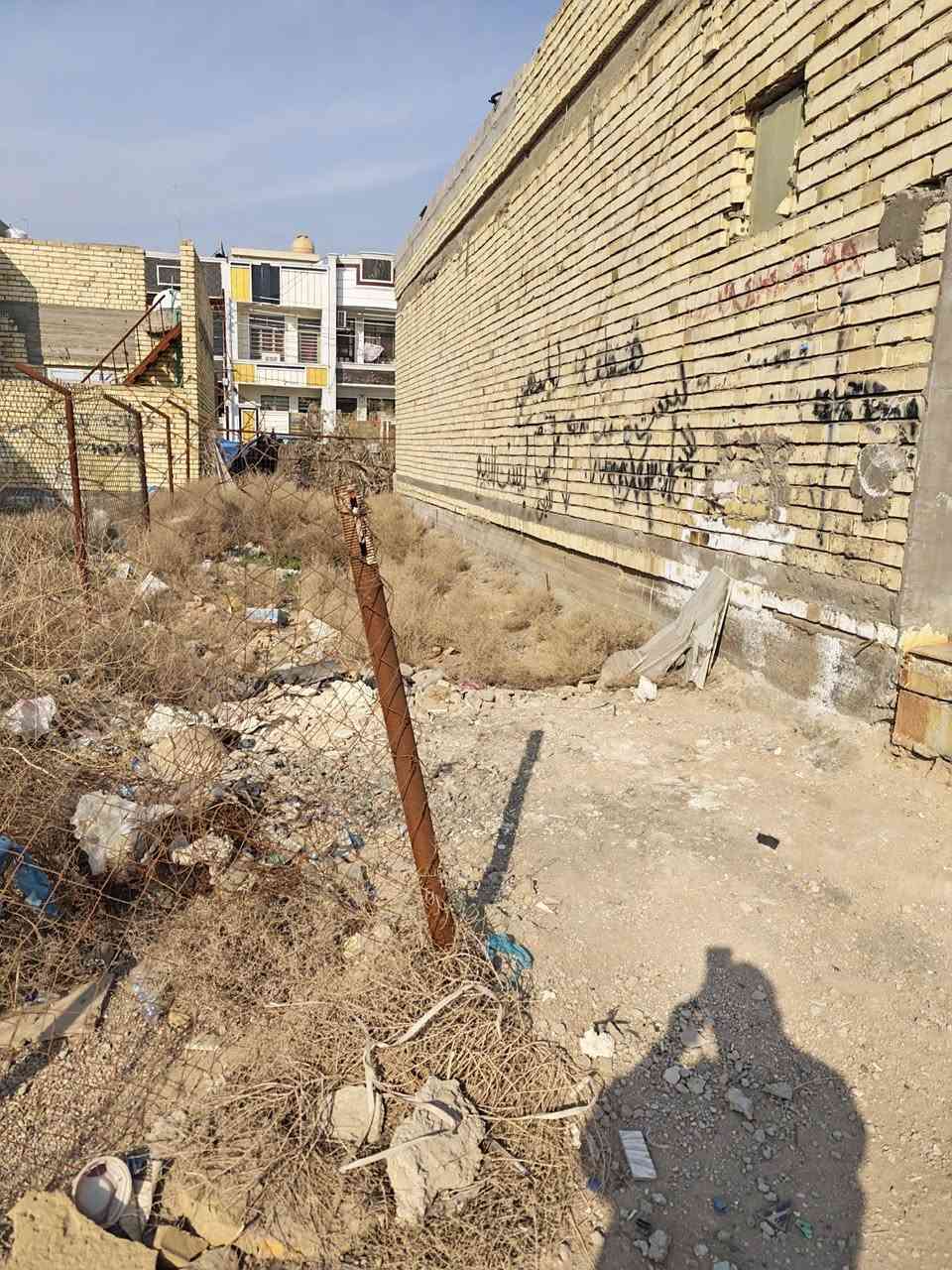 السلام عليكم كاع زراعي سند ،25 مساحة 60منتر  جبهة 4نزال 15 متر صير على سدة موقع حلوووة  سعر 20مليون *********** شراي يتصل على رقم سريتات
