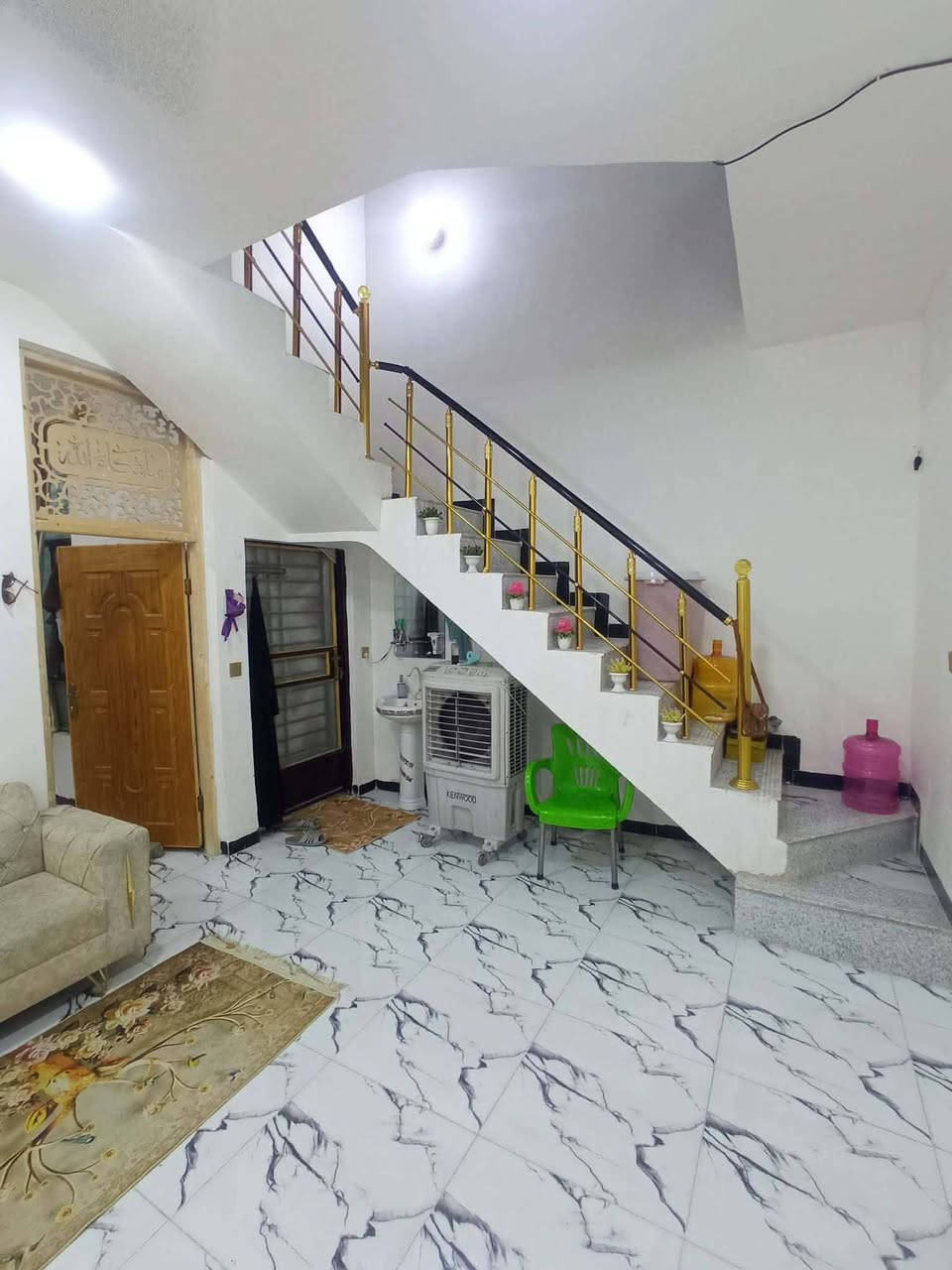 🏡 مشتمل للبيع 📍 الموقع: حي ذويب الأولى– خلف قاعة لافندر
▪️ المساحة: 120 م 
▪️ نوع العقار : سند 25 زراعي
▪️ متوفر جميع الخدمات (ماء – كهرباء – تبليط – مولد)
▪️ موقع مميز وسهل الوصول 
▪️ السعر 46 🔒
📞 للاستفسار اكثر : ‏‪***********
