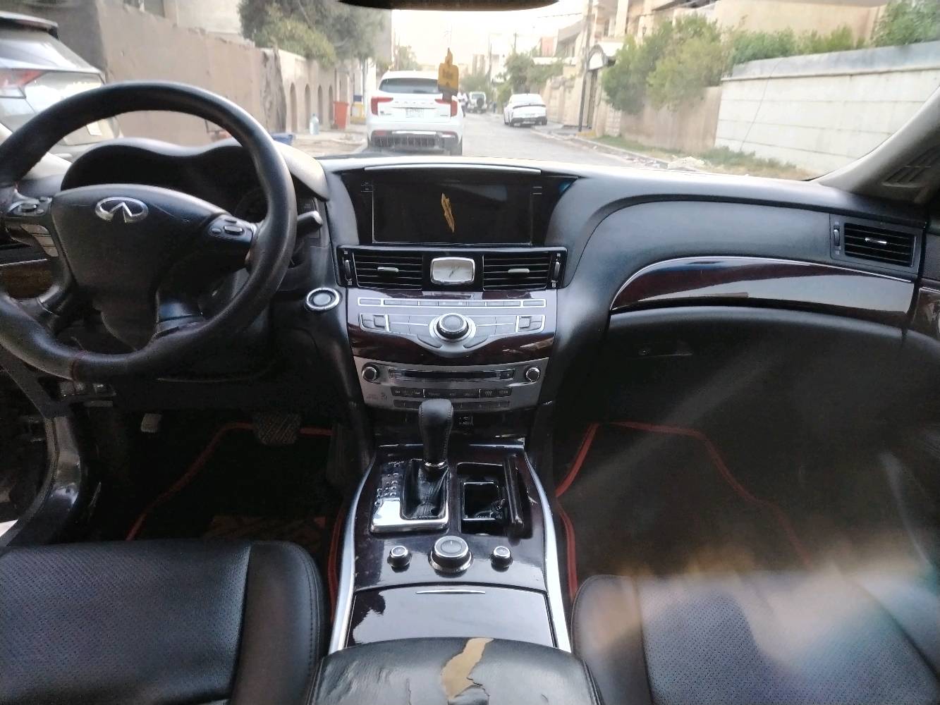 للبيع انفنتي M37 2013
رقم بغداد الجديد بأاسمي 
السياره وارد امريكي بدون غرق بدون  حادث بدون ايرباك  فقط سرقة قطع وشادين غير قطع وصابغين السيارة
بصمة
سلايد
مري شفط عند الفتح والغلق  وقلابة عند الرجوع
كشنات جلد وكهرباء وتدفئة وتبريد
خرن كراسي
ستيرن كهرباء وتدفئة
دعامية امامية S
لايتات جدد مع زرع عدسات لايت نهار
تبريد ثلج
بك لايت لد  جديد 
محرك وكير مكفولات
ويل كب تو سايز ١٨ مع زوج تايرات جدد
شاشة اندرويد ابل كار بلي و اندرويد اوتو مع تشغيل الويز وجميع البرامج كامرا دوارة
حساسات خلفية 
 والسيارة وبيها مكانات جاردة
الداخل جديد لوك
بغداد السيدية
***********
السعر ٩٥ وبيها مجال بسيط