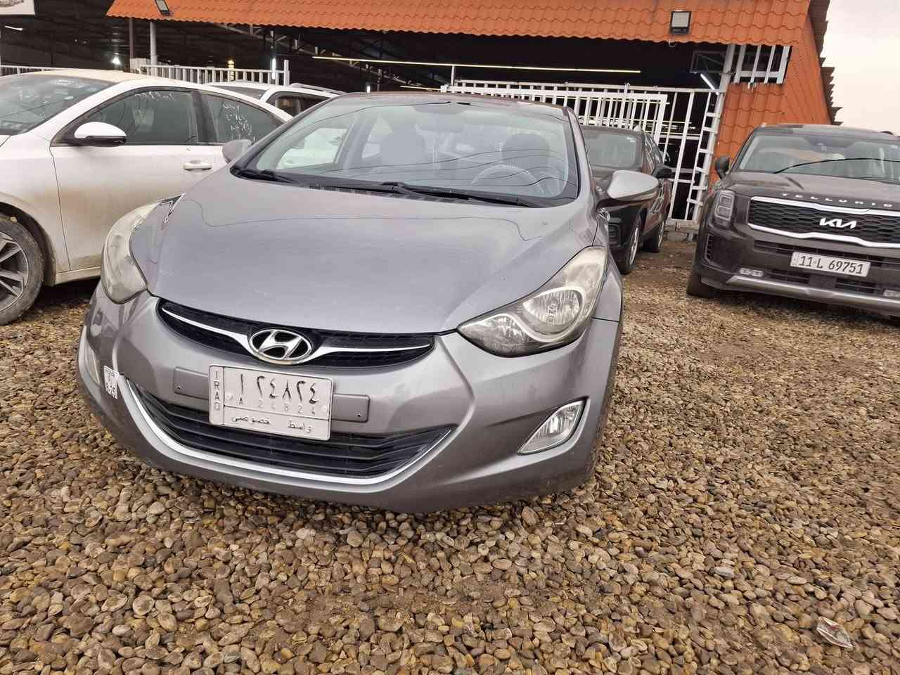 سلام عليكم النترة افانتي للبيع موديل 2013 
وارد امريكي كلين  يعني بدون ضربه 
سياره كلش نظيفه  رقم السياره واسط
مكاني محافظه واسط... قضاء الصويره
سعرها 100ورقه 
رقم الهاتف 
***********
🤎
