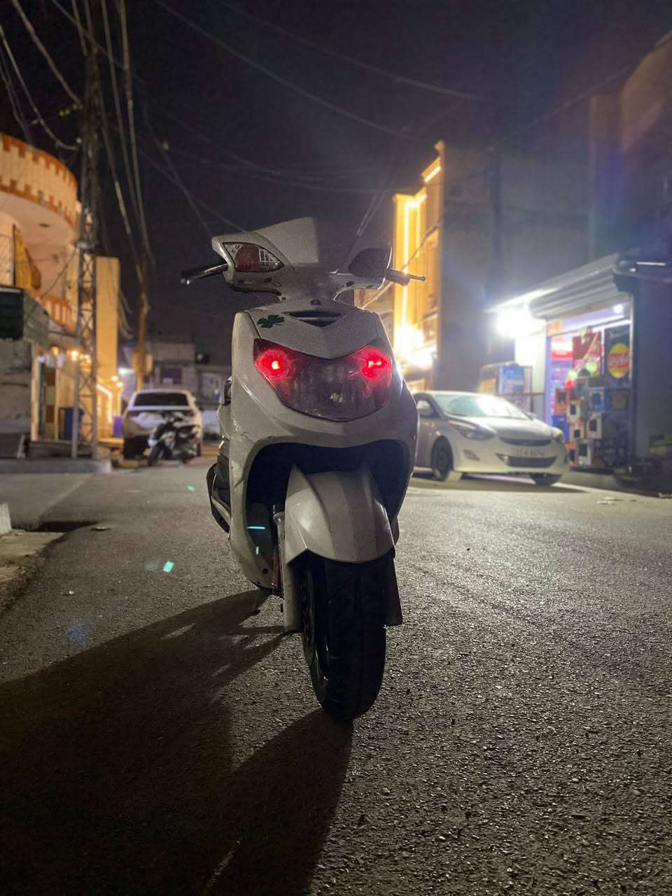 دراجة سكنس فحل نوزل خطين دراجه كامله من كلشي تايرات جدد باتري فيت بم جديد دهن كله امزويل بانزين محسن دراجه ابلادي كفرات ختم واحد ويه مكينه و المكينه ناعمه خرسه متنسمع كهربائيات  كله شغاله مابيه ايشي نقص 
سعر 700 و بيه مجال 
***********
مكان بغداد الشعب
