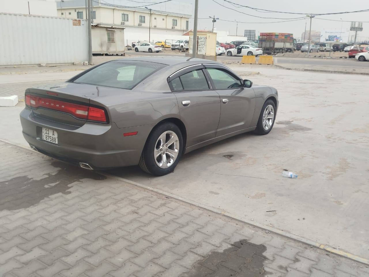 جارجر اصل ٢٠١١ تبديل جاملغ جهه اليمين بدون دواخل و صبغ الجامبغ الخلفي مع الباب أثر جراد بدون ضربه سياره جاهزه من حداديه طخم تاير جديد مكينه مبدله جديده ضفيره رقم بغداد مداوم كبل باسم المشتري رايدها ١٤٠ وبيها مجال مايرد على الخاص اتصل ***********
