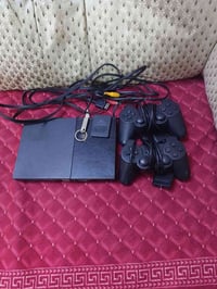 ابلي ستيشن 2رايدة 75 كاملة ملحقاتة رقمي للتواصل 07781084683