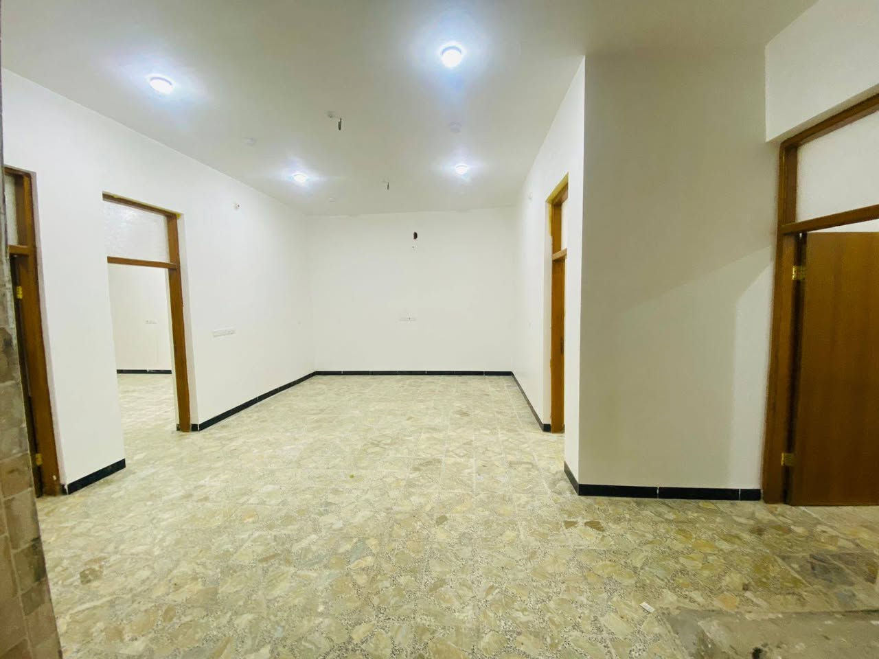 #دار_للايجار_زراعي_في_حي_الجامعه_شارع_سوات
ايجاره 450 قفل جديد ممسكون
تفاصيل الدار
#غرفتين_نوم_صاله_استقبال_مطبخ_صحيات داخلي وخارجية
للاتصال والاستفسار اكثر
***********
