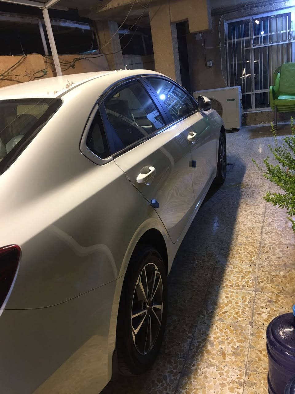 سيراتو موديل 2024 فول مواصفات خليجي ماشيه 17 الف مكفوله كفاله عامه مدوشه مكينه 2000 وبعده بالفابلون مال شركه السعر 190$ وبيه مجال رقم بغداد بسمي 
***********
