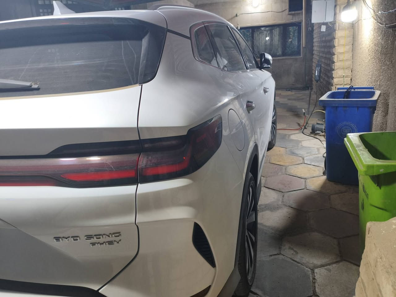 السلام عليكم ..
سونك بلاص dmi Awd 1500 Tضمان نات لون ابيض ماشيه 5500 كيلو مجمل..تفاصيلها 4000 على الكهرباء والباقي عالمحرك 
السياره كفاله عامه بيها سونر من المندلاوي قبل يومين السياره دفع رباعي ماطورين 320 حصان ..بطاريه كبيره شاحنتين وسبير ارضيات حوضيه اصليه من اربيل السياره بحاله الوكاله مبدللها دهن من الوكاله باقي مواصفاتها خليجي ومعروفه رقمها اربيل شرط تحويل للبيع ممتواجد فيس بوك مكان السياره بغداد حي الحسين حي الجهاد للاستفسار اتصال او واتس اب *********** .
