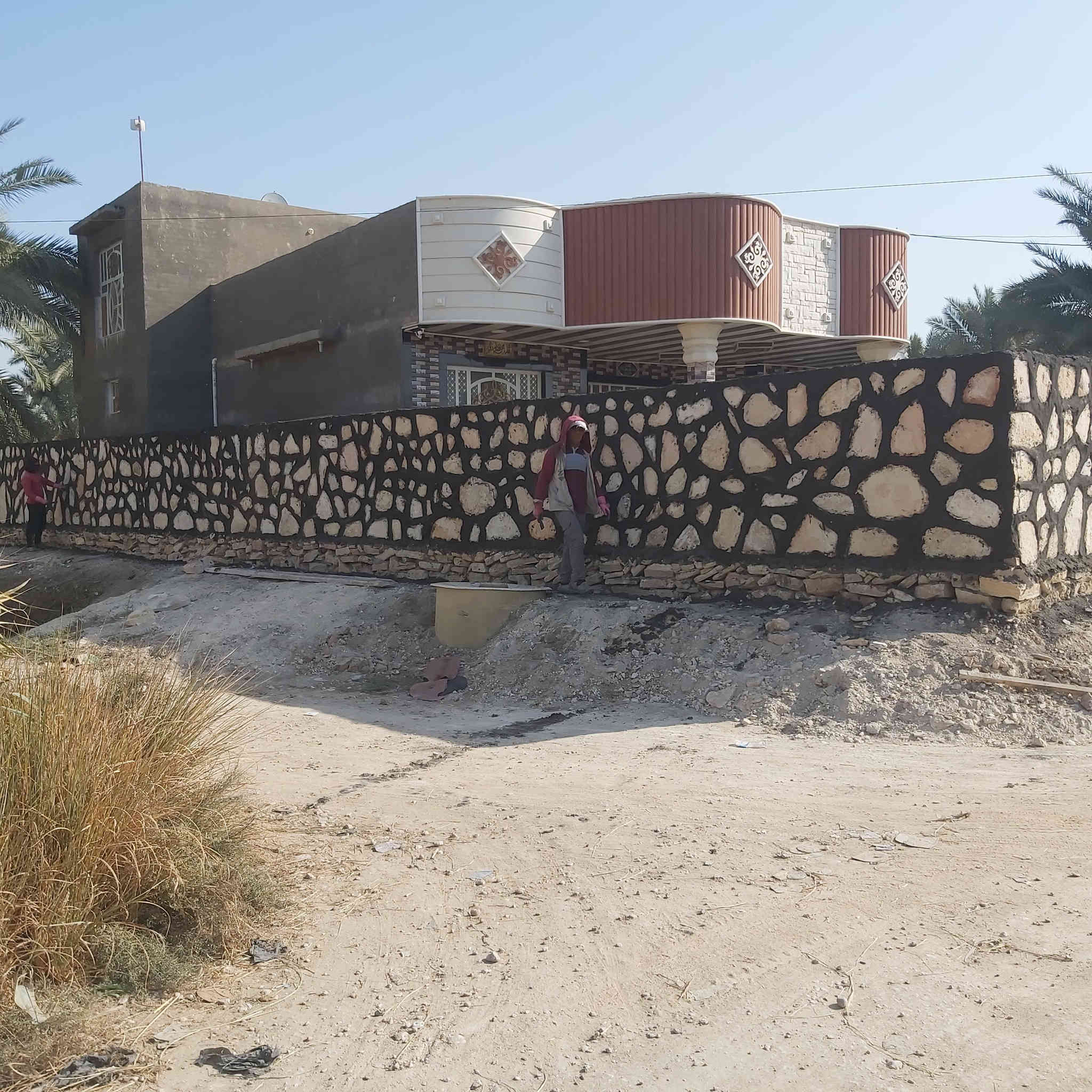 بناء حجر كرستة وعمل في كافت المحافظات ***********
