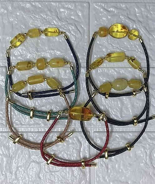 احمد للكهرمان. صفحتنا على التيك توك وعروض مستمره وبث مباشر. لاجمل وارقا القطع من الكهرب الطبيعي الحر البلطيقي الخام الغير معالج وحجر الكهرب الخام.   شذرات محابس.. اساور. قلائد الجميع  جراخه ورشتنا المتواضعه. ملاحضه تتوفر كميات. وقطع  كثيره داخل الصفحه.  اذا وجدت صعوبه في البحث عن الصفحه. حاول الاتصال على الرقم ***********.  واهلا وسهلا بالجميع
