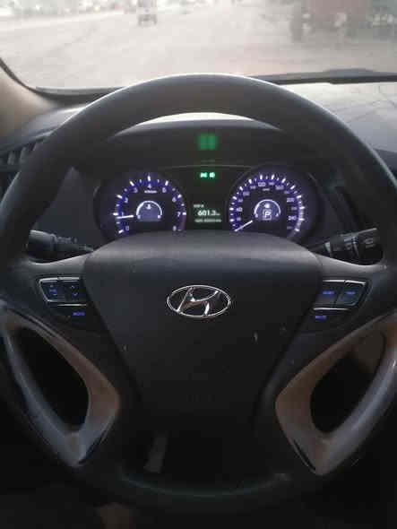 سلام عليكم بسبب الوعود الكاذبه اعيد النشر 
من رخصه الادمن هونداي سوناتا خليجي موديل 2012 للبيع بيه قطعتين جاملغ خلفي وجاملغ امامي تبديل والباقي كفاله مواصفات السيارة مكينه 2400 دوش المرغوب تبريد قطعتين اشاير بالمري +شفط تحكم ستيرن جهتين حساسات خلفيه ٤ فتح وقفل ع عالريمونت وتايرات اماميه جديد و فيتبم وطوافه جديده فلتر بانزين بخاخات ومجول كله جديد بطاريه جديده ادامه كامله السياره خير من الله بالنسبه ل اخواته تعجبك اهلا وسهلا ماتعجبك اعبر المنشور وانشالله تحصل الأفضل للاستفسار *********** وخادم السعر ب115وبيه مجال
