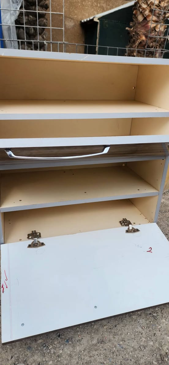 للبيع وباسعار مناسبة كل قطعة وسعرها
يوجد توصيل  ....
واتس اب  ***********
