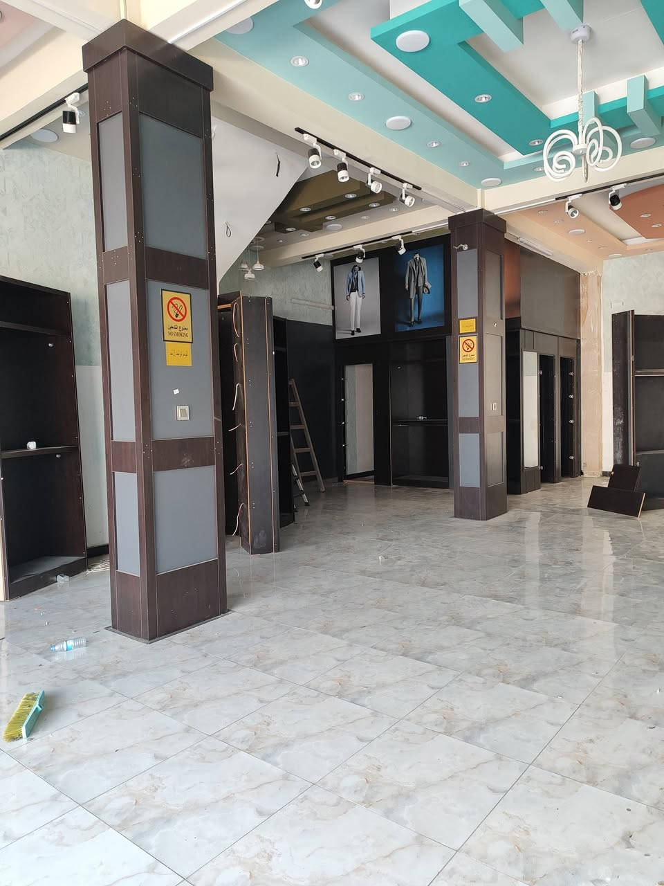 📢 محل للإيجار في موقع استراتيجي
المساحة120متر وعلى شارع حيوي مقابل مراكز الجهاز الهضمي – مركز الأورام –مركز الكلى في كربلاء.

✅ يصلح أن يكون:
صيدلية 🏥 | مختبر تحاليل 🧪 | مستلزمات طبية 💊 | عيادة أو مركز صحي أو شركة استثمار أو غيرها 

📍 موقع مميز يخدم مئات المراجعين يوميًا.

للاستفسار: [***********]
