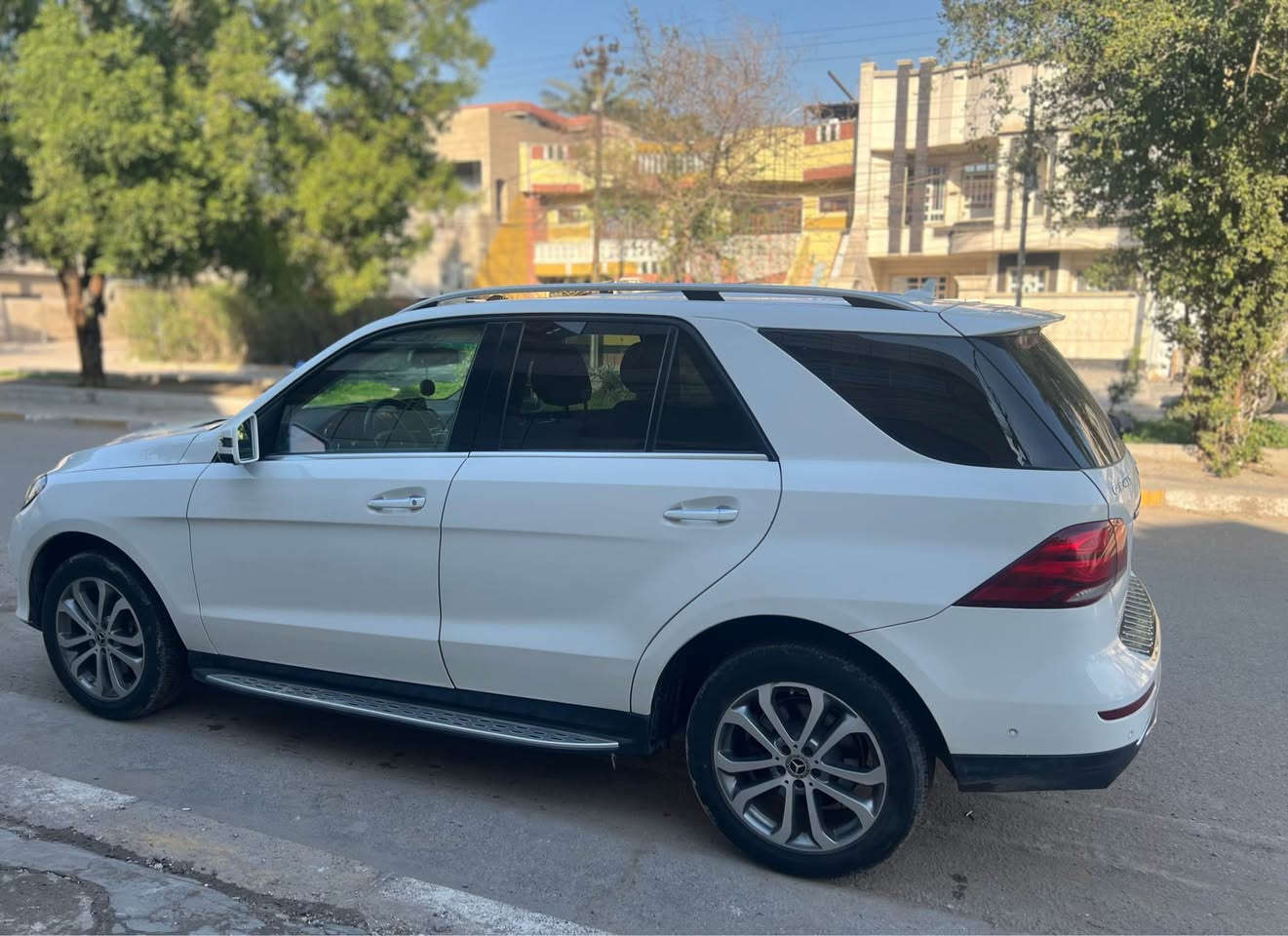 السلام عليكم 
للبيع مرسيدس GLE400  موديل 2019 السياره بعدها زيرو ماشيه 13 الف اني مستوردها بموديلها رقم بغداد باسمي 
داخله كلين بدون حادث 
وبيها حادث مسبق مرشوشه صفحه بامريكا 
وبيها مشكله بالتورباين 
للبيع السعر 280 وبيها مجال بسيط 

***********
علما السياره صايره عليه ب6 شدات بغداد, العراق
