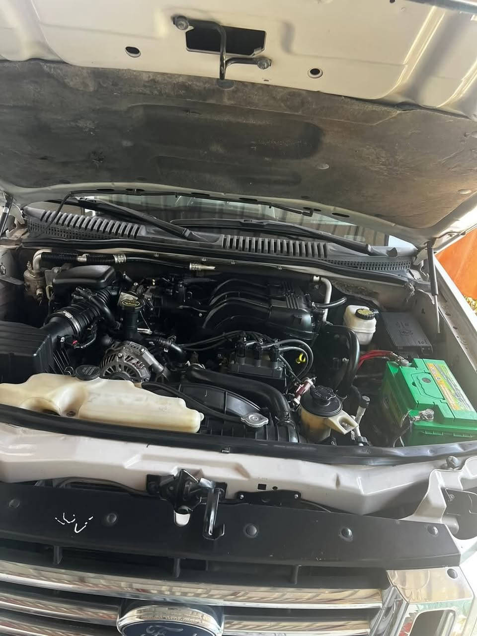 فورد اكسبلور 2010 خليجي وكالة نيفا رقم شمالي كلين بدون صبغ بدون بارد 7راكب تبريد مركزي 4قطع السعر 130مكاني كربلاء.. ***********
