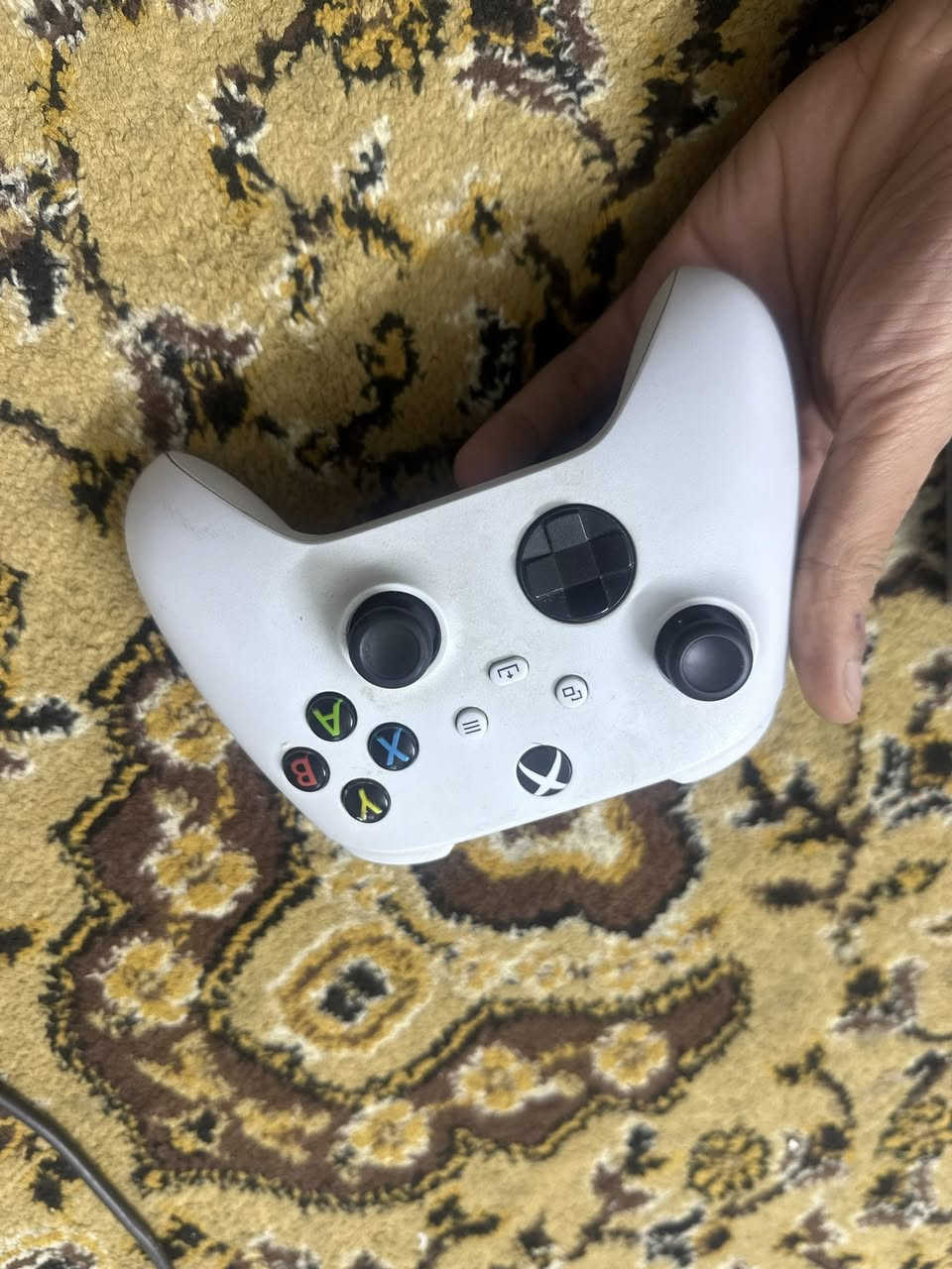 السلام عليكم اكسبوكس سيريس اس ومروحه rgp للبيع
الجهاز نضيف امانه الله ويا كارتونته وتاركه صارلي فتره بسبب العمل وعدم التفرغ( لتخافون مو مثل جاقه المحلات مالبيع)
الكيبلات اصليه الجهاز ممفتوح لوك فقط اليده ومن الي اشتريته منه مصلح ومابيه اي مشكله شغاله 100‎%‎ ولا صاحت اخ يمي 
الجهاز واليده تجي تفحصهن يلا تاخذهن
مكاني بغداد المشتل 
***********
او خاص الحساب
السعر 325 ويه المروحه
العباس عليك لاتتعبني 325 قفل
