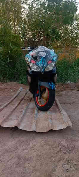 للبيع فورزة 09
سعر 1350
محرك برقي ما مفتوح فول نعومه
7 كير 4 تحويلات
كهربايات كامله تايرات جدد باتري جديد
دسكات امامي وخلفي جدد دبلات امامي وخلفي جدد
دهن كله موتل
ماء أخضر زيتي جديد
دراجة جاهزه كلش
مكاني البصرة ابي الخصيب باب طويل رقمي ***********
الموشراي لا تراسل ولا تخابر اعبر المنشور
