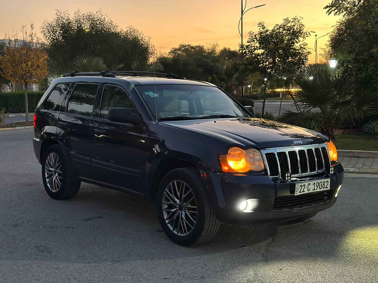 لاريدو بدون صبغ كير محرك فور ويل ويل 20 كروم سيارة جديدة رقم سنويه جديد سيارة حلوة وكاعده بلاديه السعر ٩٤ وبيها مجال لاستفسار *********** محرك 6 سلندر ٣٧٠٠
