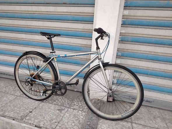 السلام عليكم ورحمة الله وبركاته
بايك موديل سي ٧٠٠  حجم ٢٨ 
باله ياباني وضع حاويه فول  
نضافه فول فول موصفات
  سستم كامل شيمانو
يدات فر شيمانو اصلي 
السعر (  100  الف) 
عكرب ماركه اصلي  شيمانو  
  لون ميمز رصاصي 
كير ٦ / ١ شغال سستم كامل 
غير مستخدم داخل العراق
ويل طبقتين مختم 
عنوان المحل بغداد شارع الفلاح 
هاتف *********** 
الاستفسار واتساب
