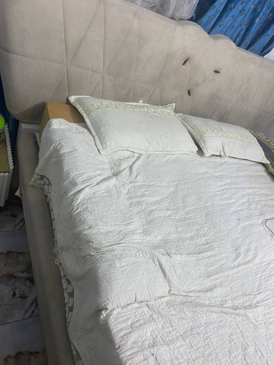 السلام عليكم غرفة نوم نضيف وكلش حلوه وفخمه حبايب ماخذينه بمليون ونص ورايدته ب650قفل رجآ الموشراي  لاتدخل اتعامل


**إذا كنت صاحب هذا الإعلان وتريد حذفه لأي سبب، رجاءا أرسل رسالة إلى الدعم الفني**
