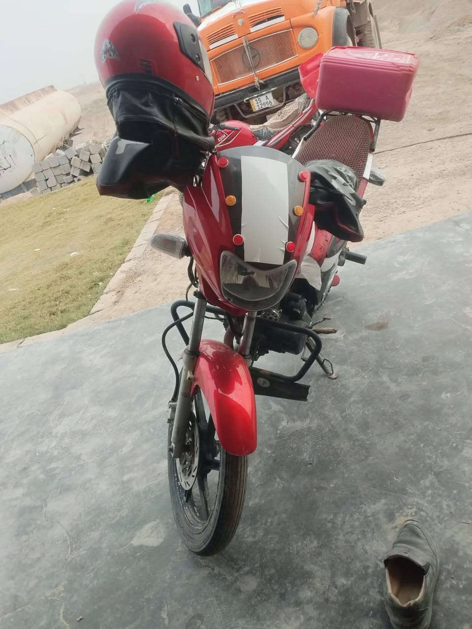 موطور سايم موديل 2013  مگمرك.
مكان الانبار جزيره الكرمه. 
***********
