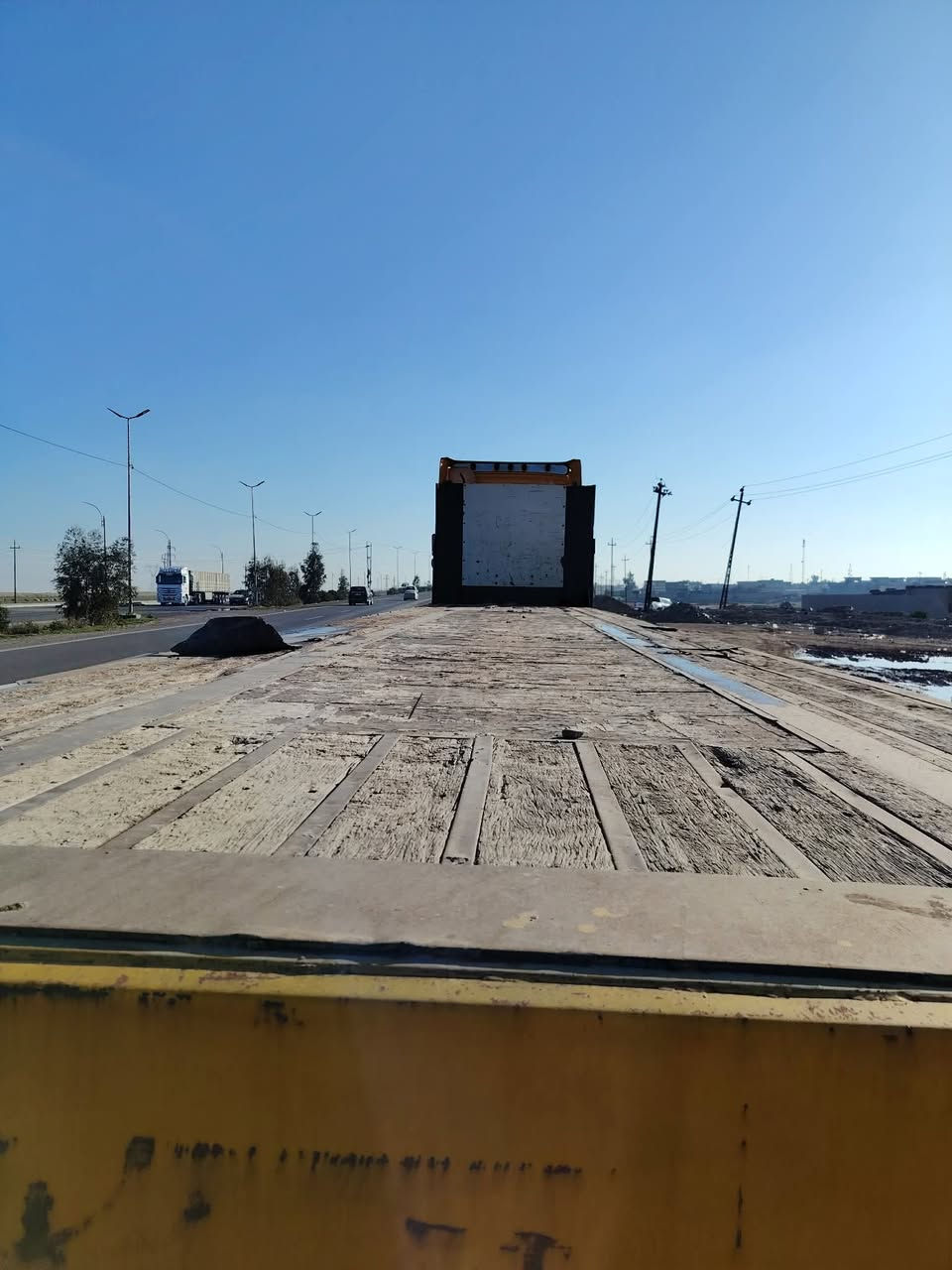 السلام عليكم ورحمة عربانه للبيع أوربي تك تاير ٣ محاور ( فصخ  وربط سليمانيه)  ***********   عنوان طوز سليمانبيك
