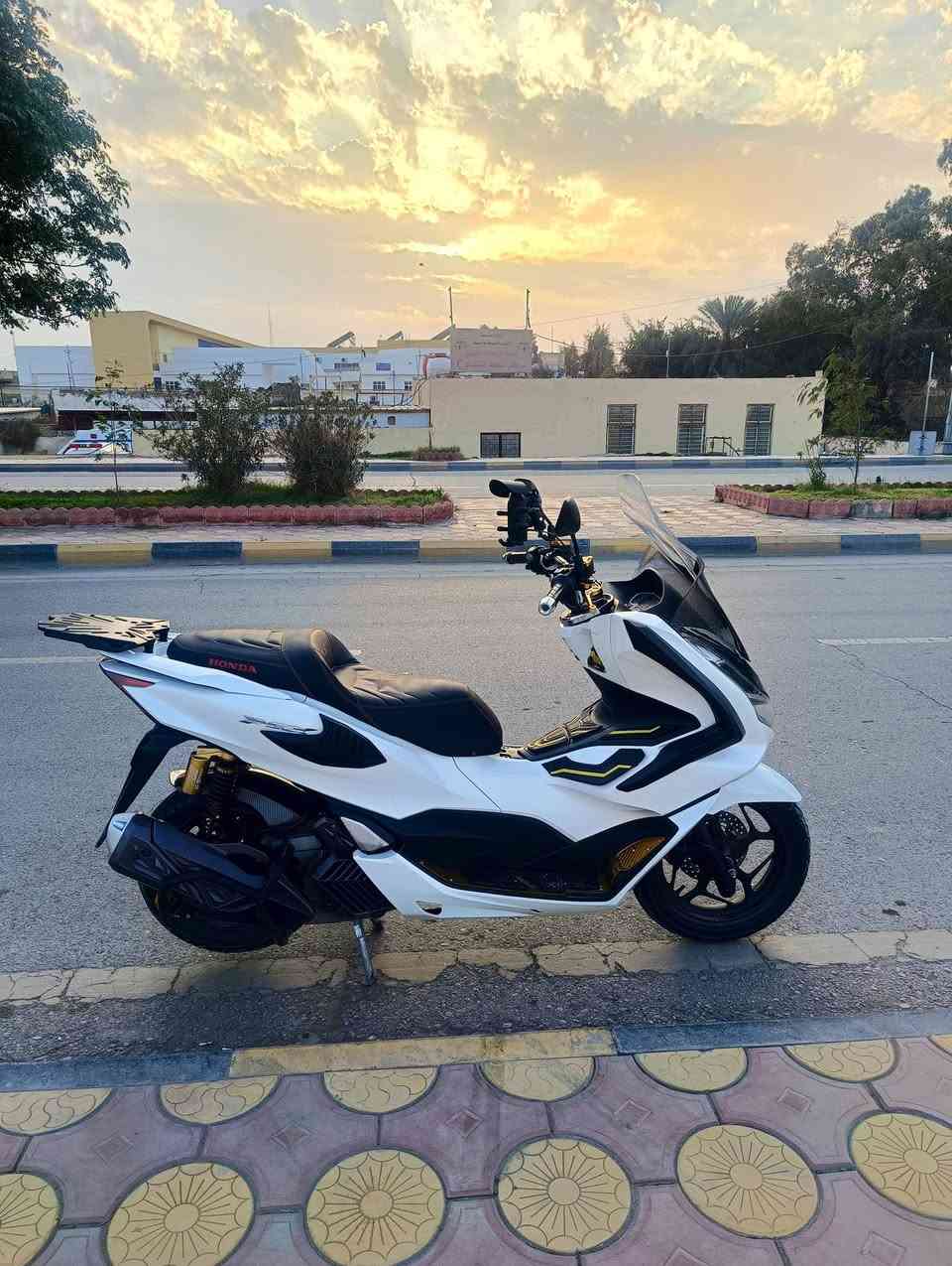 سلام عليكم دراجة بيسي اكس جيل رابع ياباااااني 150cc عليهة تزويد دراجة مناقصه شي صار اقل الشهر طالعة من الرمبه  السعر 30 كوت حي الجهاد رقم ***********
