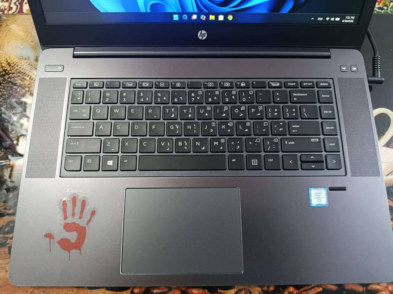 العنوان البصره كرمه علي البدران 
الابتوب مواصفة بمعالج 17 جيل 6HQ و راماته 16GB DDR4 وبيه كارتين شاشة Intel HD

530 و کارت شاشة NVIDIA QUADRO 4GB VRAM 1000 و شاشة 15.6 انج دقة

FHD 60HZ و هارد 2. ليكسر 256GB سرعة 3.5GB بل ثانية جيل 3 و الابتوب بيه كيبورد ضوئي و بصمة والسبيكر مالته صوته عالي ومحيطي بسبب انو الابتوب يحتوي على كارت صوت قوي و الابتوب بيه منافذ تايب سي ووياه شاحنته الاصلية ويكدر يشغلك العاب ويشغلك برامج هندسية مثل اوتو كاد وغيرة ويكدر همين يشتغل كتصفح وبرامج ثانية النظام

مالته ويندوز 11 اخير تحديث الي هوه 25H2 و التفعيل مالته الاصلي مال جهاز الي هوه ويندوز 11PRO يعني لو تفرمته الف مره ما يروح التفعيل لأن اصلي ، سعر الجهاز 425 الف ملاحظة: بطارية الابتوب صحة جيدة
بي مجال للشراي 
***********
