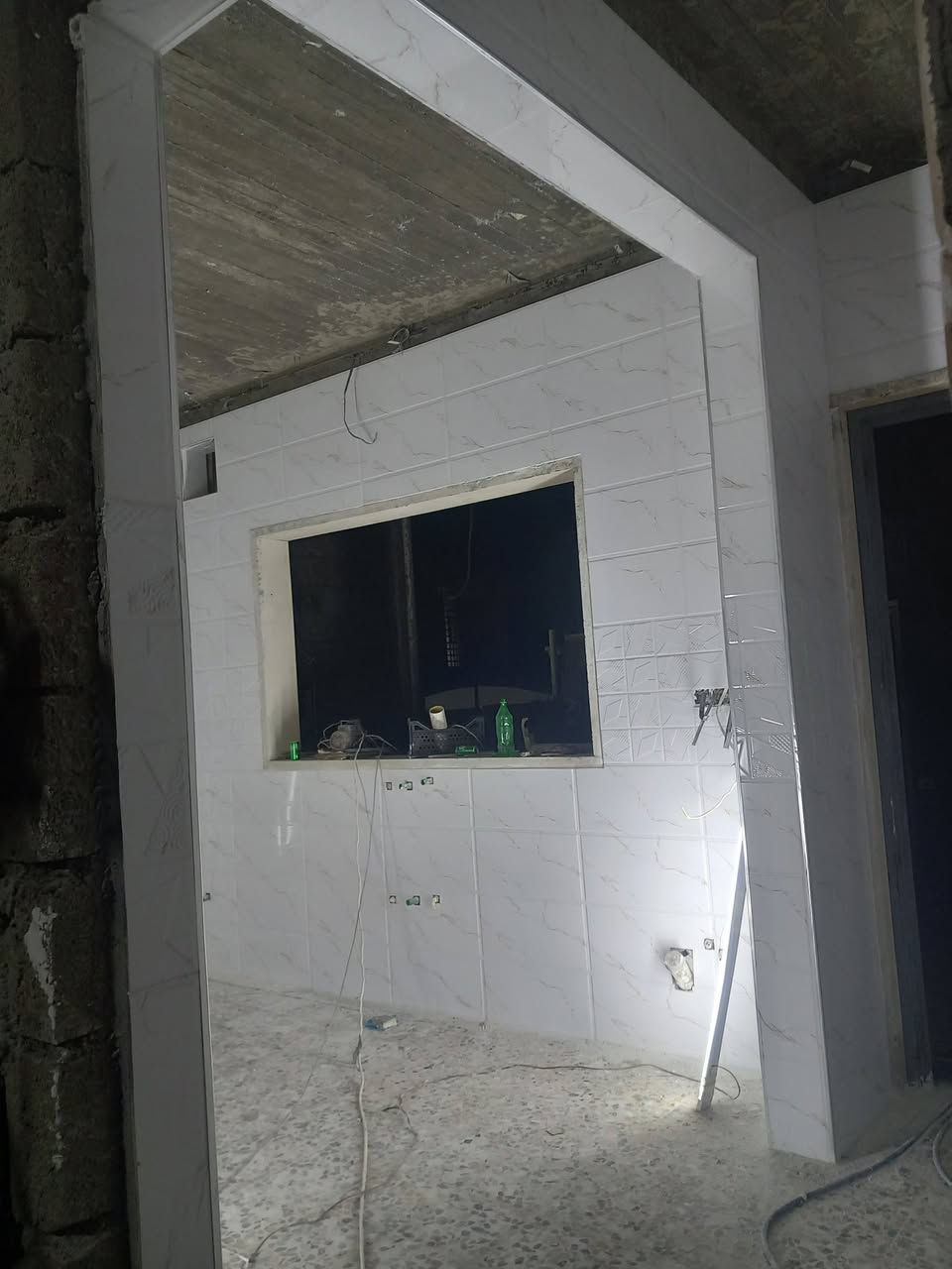 السلام عليكم صفاف سيراميك وكاشي شغل هندسي والاستفسار على هدا الرقم ***********
