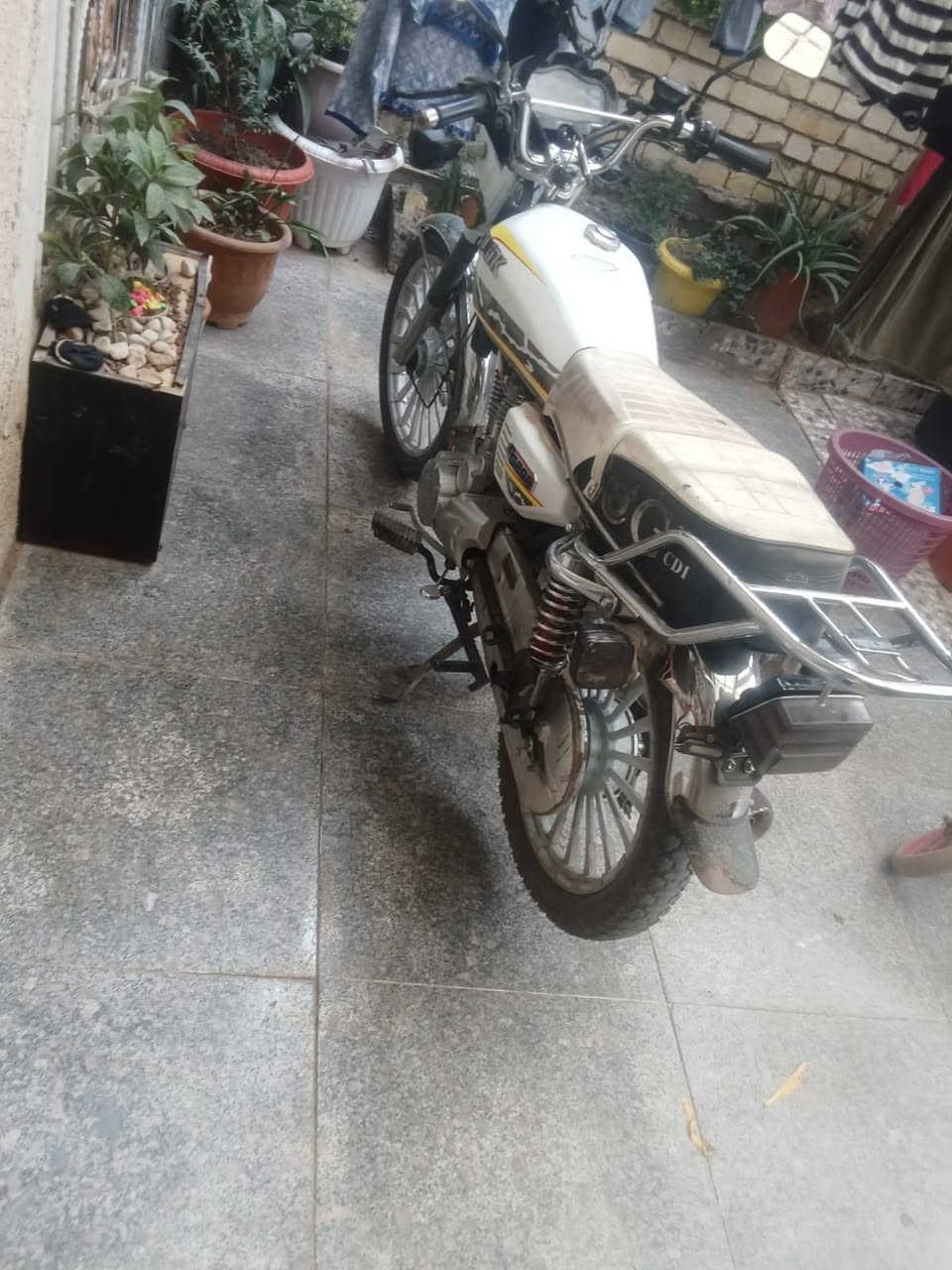 للبيع محرك 200نضيفة ما مشتغلة دلفري استعمل موضف
سعر 775الف عنوان بغداد الزعفرانية 
اوراق موجودة 
اي نقص ما بيه ***********
