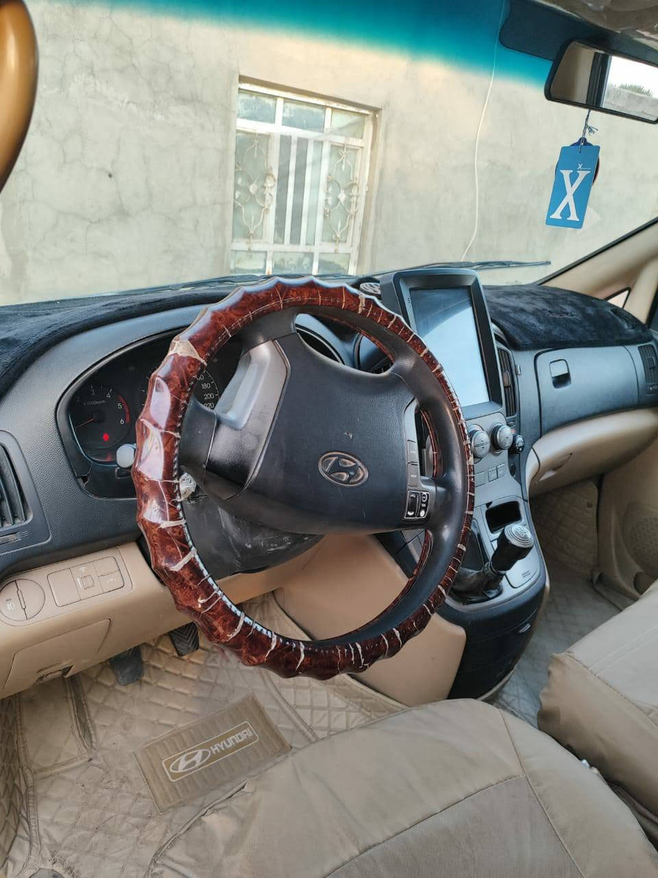 استاركس موديل 2015مفتوح رقم كربلاء  مسوين ادامه كاملة منضومه تبريد جديده وتخم تايرات جديده  صارله  10ايام من سويناه وخط وبحث مصفره هيئه وغرامات ملاحظه جاملغ مبدل وبنيد بارد وباقي كفاله العنوان دوانيه قظاء عفك رقم للهاتف ***********
