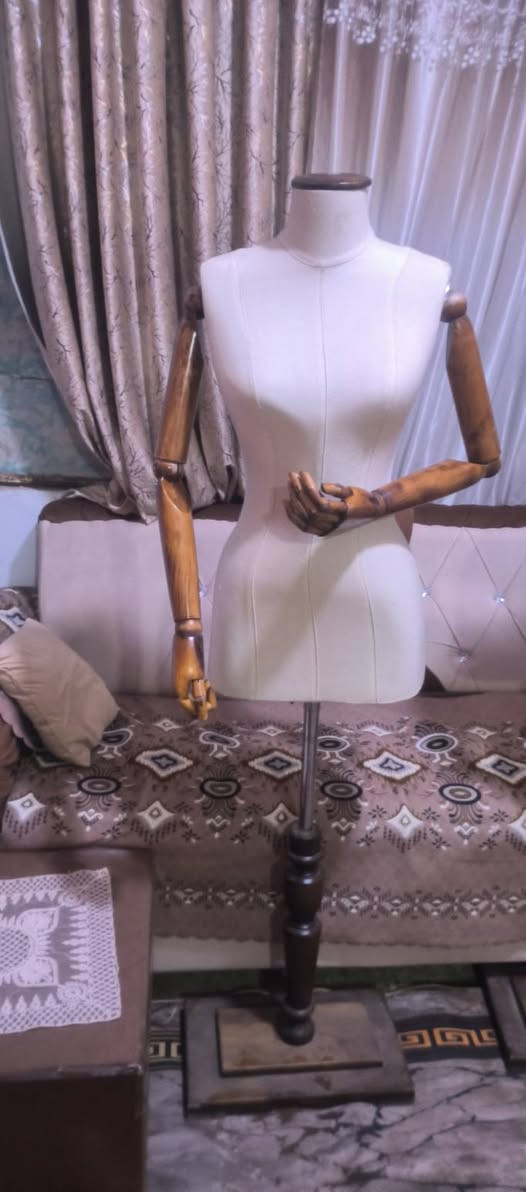 2 مليكانات اذرع خشب صاج
سعر القطعه 110 توصيل متوفر 
راسلني وتدلل


**إذا كنت صاحب هذا الإعلان وتريد حذفه لأي سبب، رجاءا أرسل رسالة إلى الدعم الفني**