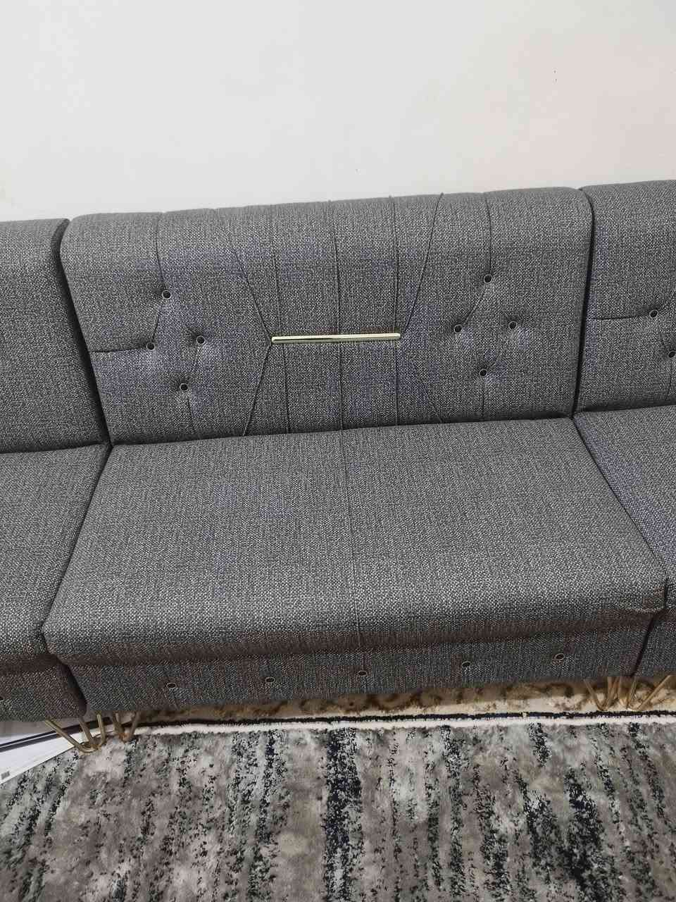 السلام عليكم متوفر للبيع جديد شهر من  مشترينه شغل درجه اولى تخم 10 مقاعد بغداد الامين الثانيه قرب مجالس بلدي السعر 250 الف *********** ابو حيدر
