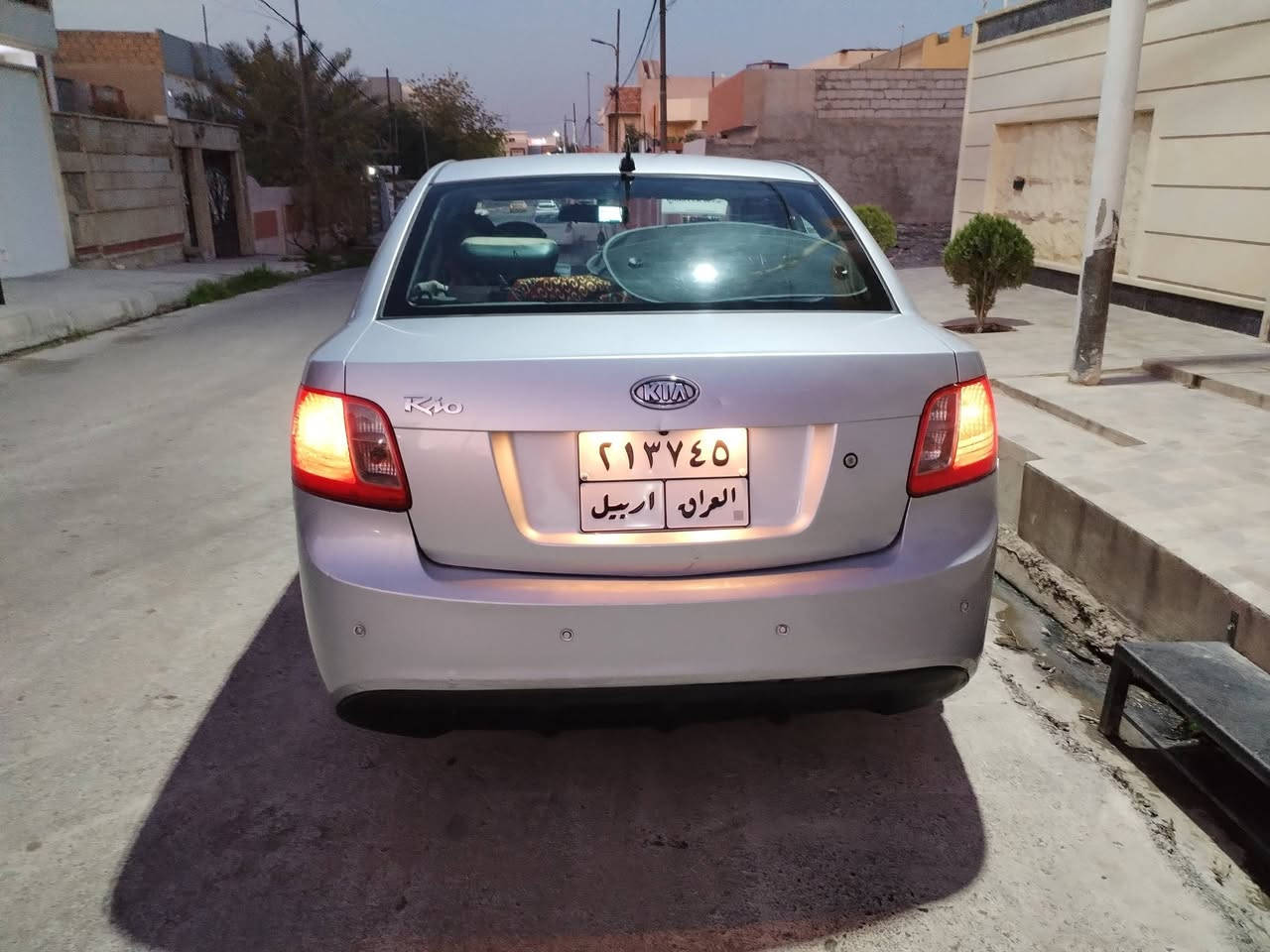 سلام عليكم
كيا ريو
موديل 2011
داخل برايد تحكمات ستيرن
تبريد ثلج 
وارد كوري 
مكفول كفاله من الدعامية للدعامية
بدون صبغ بدون بارد
محرك 16 شرط لاصرف ولانفخ كير شرط 

سنوية غير ساقطه
هزة ساقطه 
السيارة باسمي
كابوني بانزين بيها
رقم اربيل تحويل ثاني يوم
سعر 100 مجال قليل 
رقم موبايل
***********
