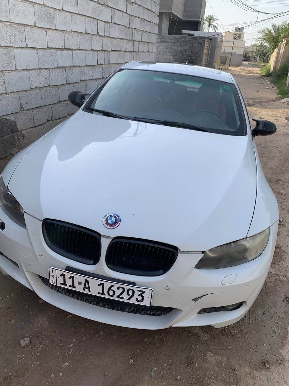 السلام عليكم للبيع e92 رياضي تك باب صبغ عام جمالية كفالة ايرباكات ولغود وتكم مبدل بيها جاملوغ ودعامية رقم بغداد 
مكانها ديالى قضاء الخالص 
السعر ٩٥ وبيها مجال 
الشراي يتصل وهذا رقمي***********
